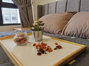 Millerz Square, Old Klang Road Near Mid Valley by De Harlequins Guesthouse